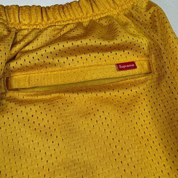 *Supreme Shorts Men's Size XLarge Yellow Basketball Paw Zip Packet Elastic Waist - Picture 6 of 16